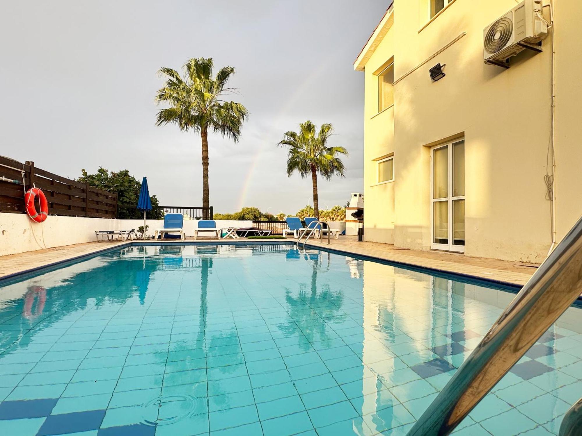 Sunset Pearl Holiday Villa Ayia Napa Exterior photo